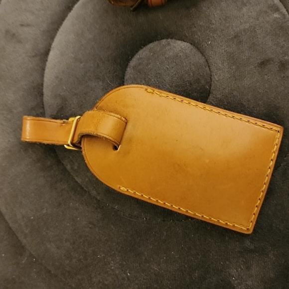 Louis Vuitton Vachetta Leather Luggage Tag and Poignet Set - Authentic - Picture 5 of 9